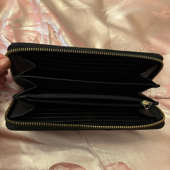 Coach Wallet - Picture 4 of 4